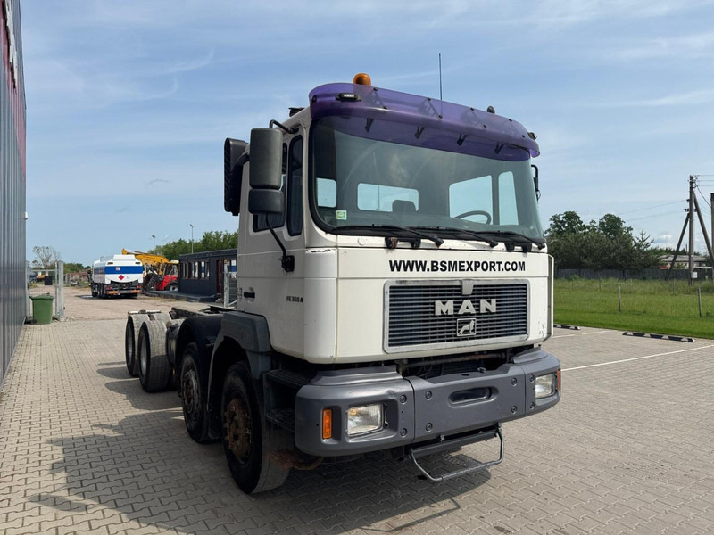 MAN 32.364 chassis truck - Kamion sa golom šasijom i zatvorenom kabinom: slika 2 MAN 32.364 chassis truck - Kamion sa golom šasijom i zatvorenom kabinom: slika 2