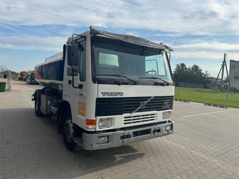 Volvo FL 7 260 - Kamion cisterna: slika 2 Volvo FL 7 260 - Kamion cisterna: slika 2