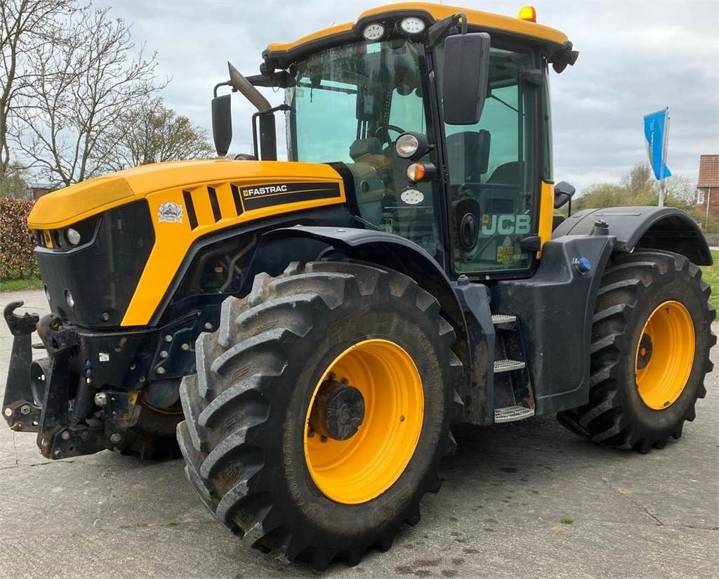 JCB 4220 Fastrac - Traktor: slika 2 JCB 4220 Fastrac - Traktor: slika 2