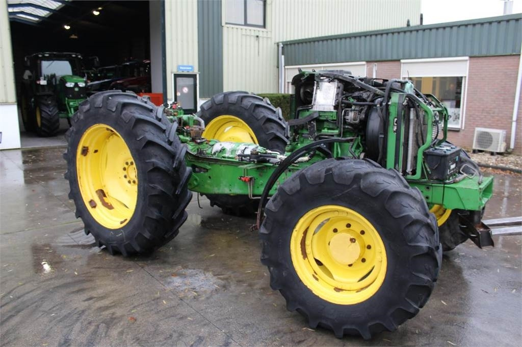 John Deere 6000- 30 4 cyl. - Traktor: slika 1 John Deere 6000- 30 4 cyl. - Traktor: slika 1