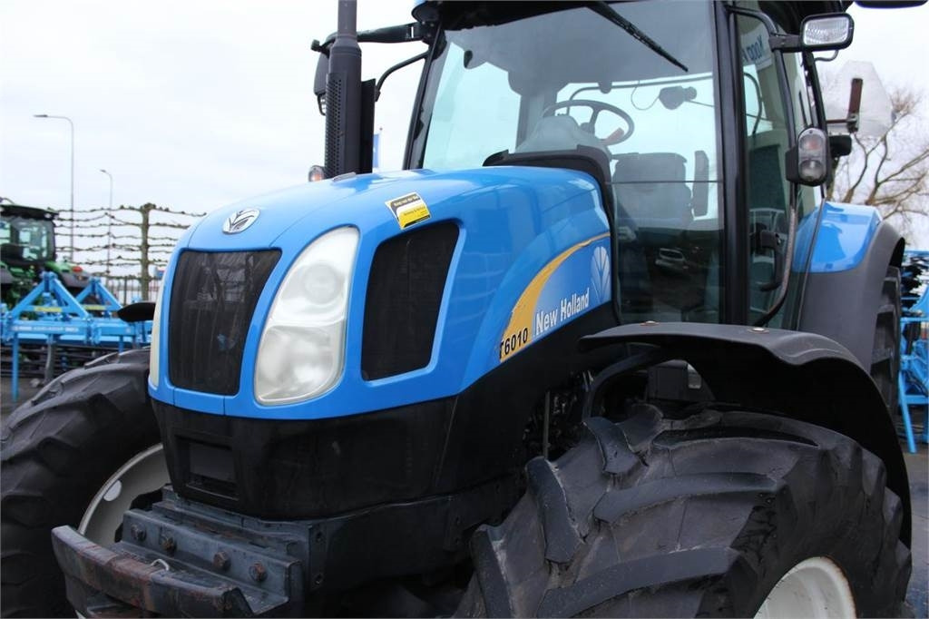 New Holland T6010 Plus - Traktor: slika 2 New Holland T6010 Plus - Traktor: slika 2