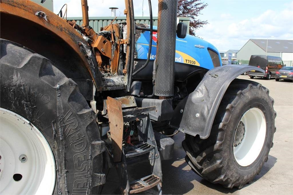 New Holland T7030 - Traktor: slika 3 New Holland T7030 - Traktor: slika 3