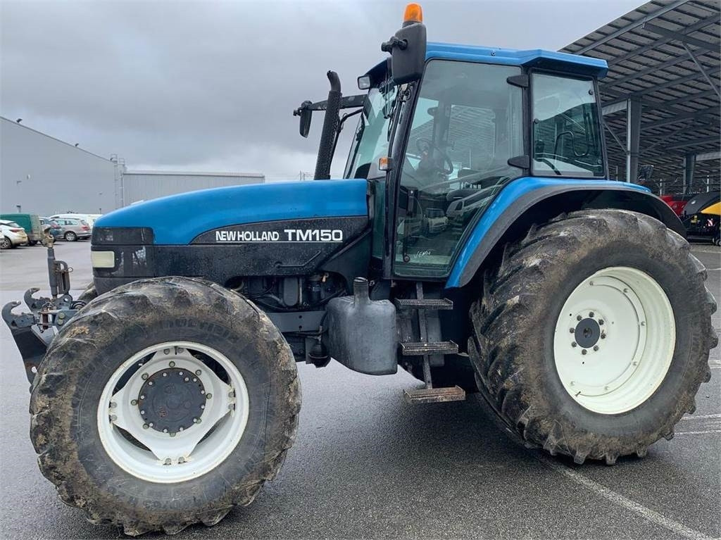 New Holland TM150 - Traktor: slika 1 New Holland TM150 - Traktor: slika 1