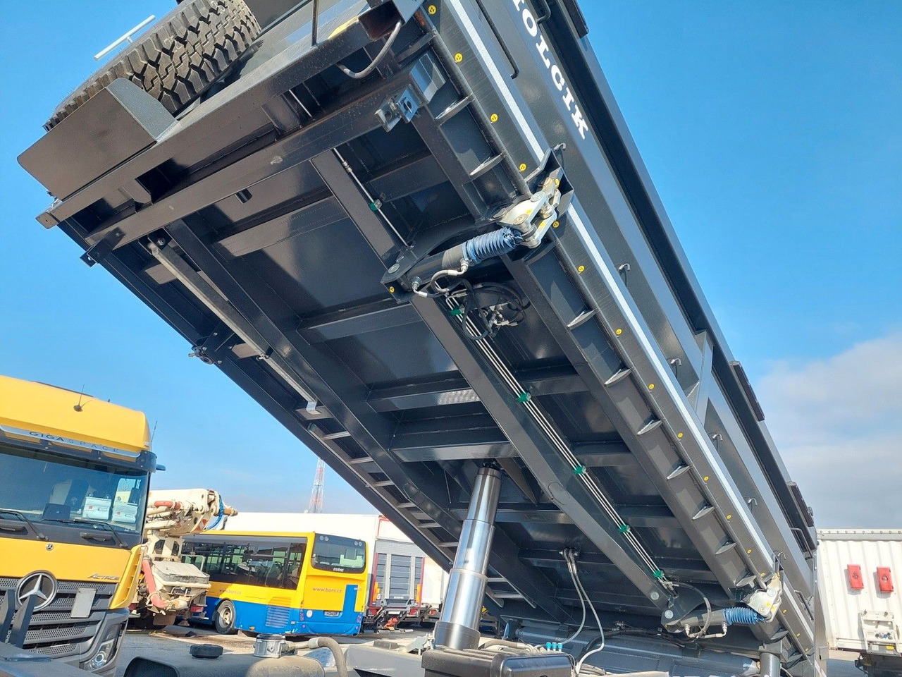 Iveco AS360X53Z Stralis X-WAY 8x4 Bordmatik - Istovarivač: slika 5 Iveco AS360X53Z Stralis X-WAY 8x4 Bordmatik - Istovarivač: slika 5
