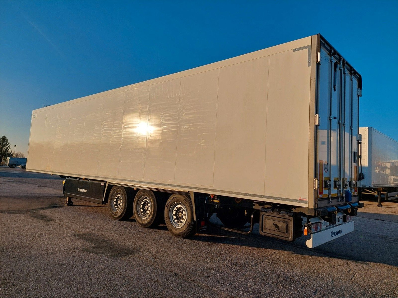 Krone SD Thermo King SLXi 300 - Poluprikolica hladnjače: slika 3 Krone SD Thermo King SLXi 300 - Poluprikolica hladnjače: slika 3