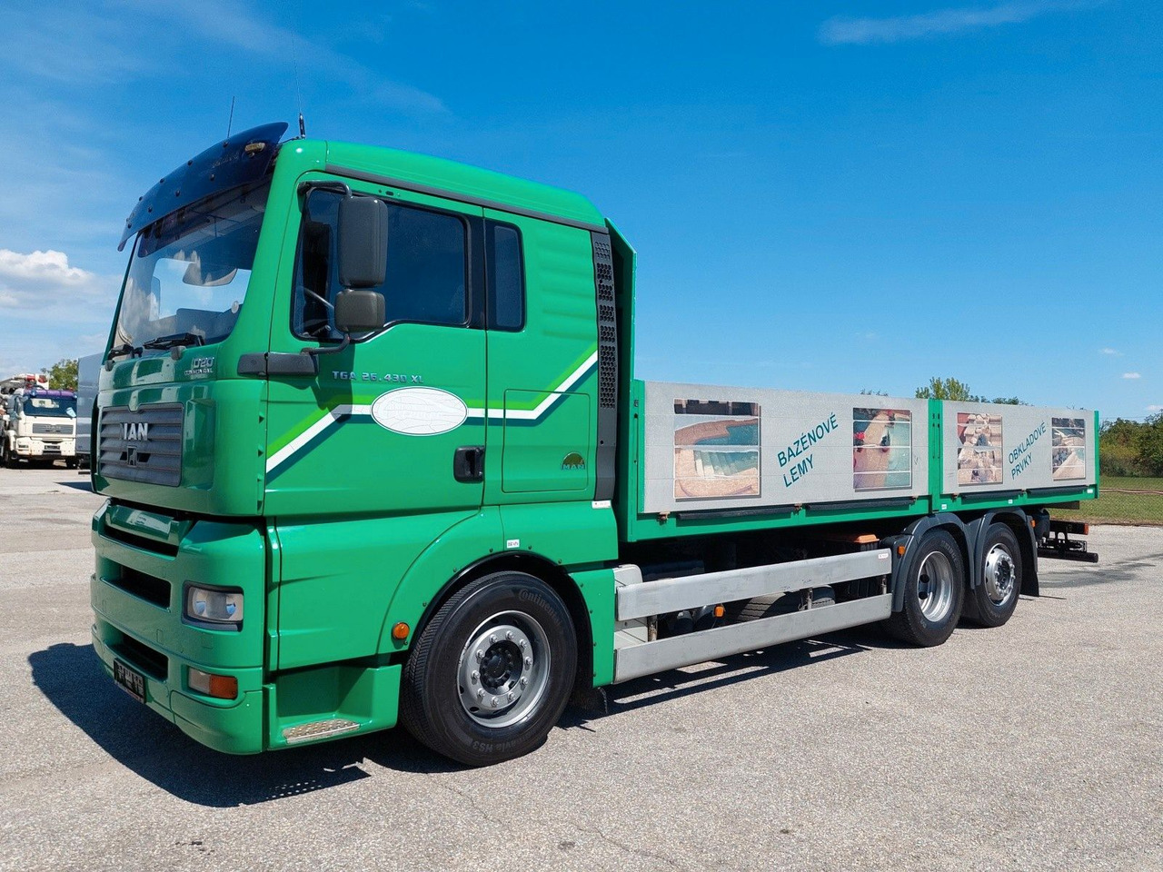 MAN TGA 26.430 LL 6x2-2 - Kamion sa tovarnim sandukom: slika 1 MAN TGA 26.430 LL 6x2-2 - Kamion sa tovarnim sandukom: slika 1