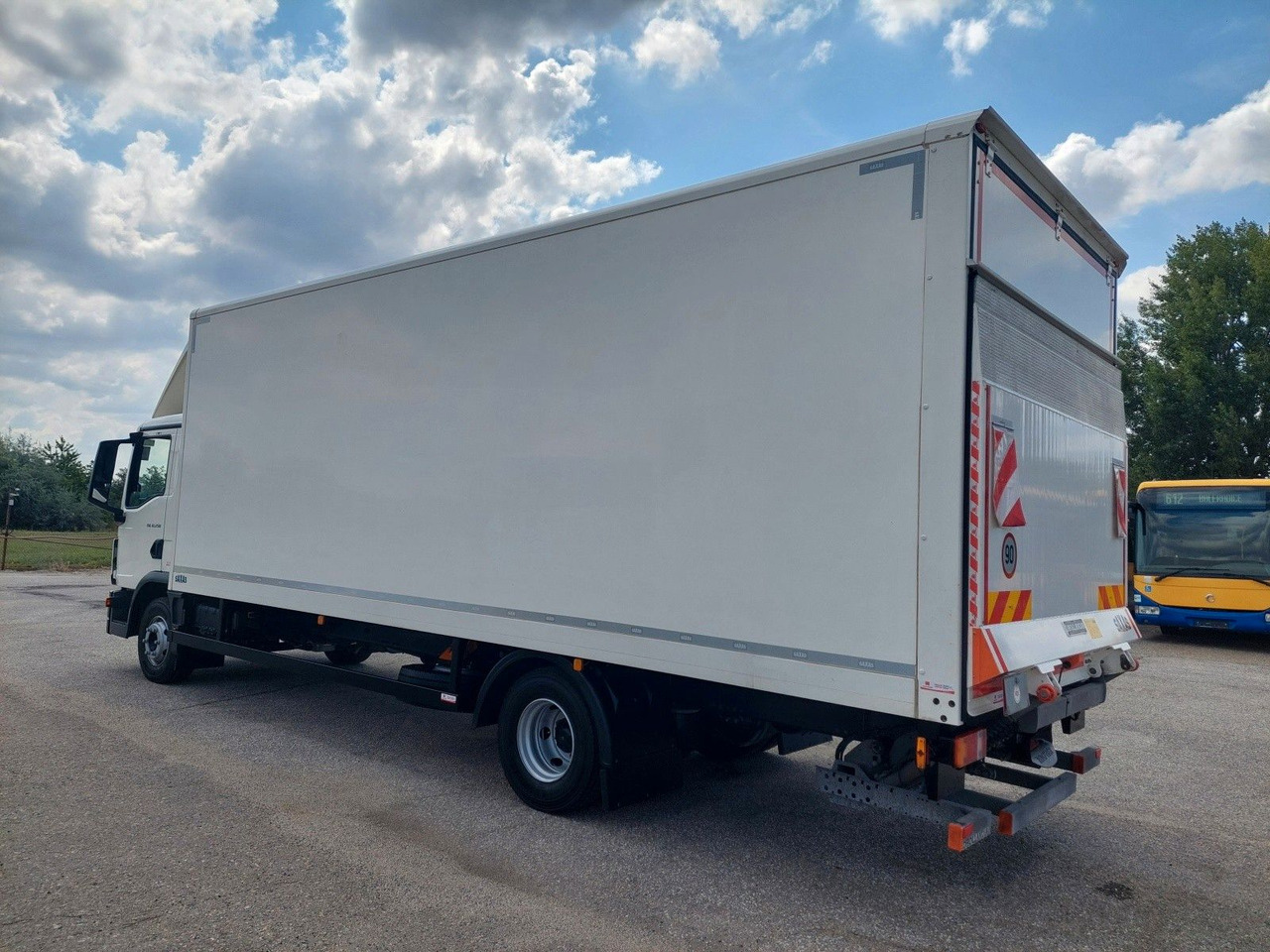 MAN TGL 12.250 BL CH 4x2 LBW 17 Palleten - Kamion sa zatvorenim sandukom: slika 3 MAN TGL 12.250 BL CH 4x2 LBW 17 Palleten - Kamion sa zatvorenim sandukom: slika 3