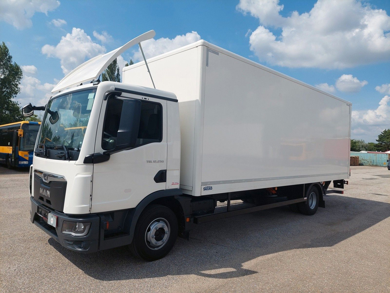 MAN TGL 12.250 BL CH 4x2 LBW 17 Palleten - Kamion sa zatvorenim sandukom: slika 1 MAN TGL 12.250 BL CH 4x2 LBW 17 Palleten - Kamion sa zatvorenim sandukom: slika 1