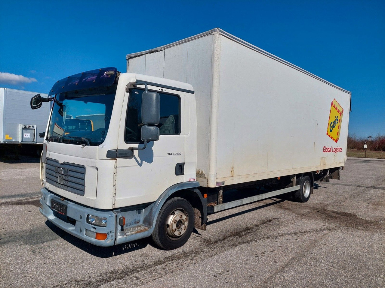 MAN TGL 7.180 4X2 BL - Dostavno vozilo sa zatvorenim sandukom: slika 1 MAN TGL 7.180 4X2 BL - Dostavno vozilo sa zatvorenim sandukom: slika 1