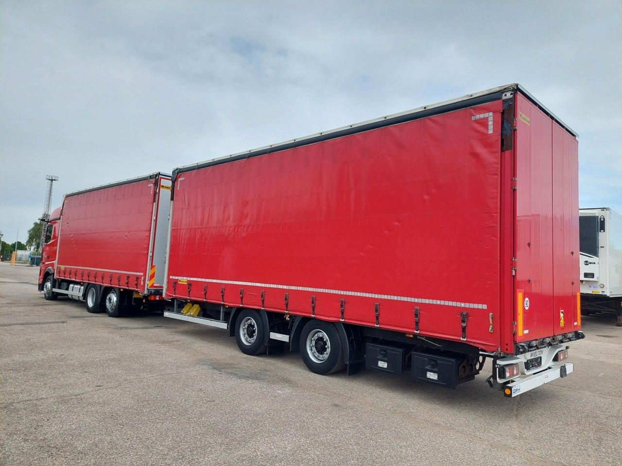 Mercedes-Benz Actros 2545 L/NR 6x2 + Wielton PC2K Durchbar - Kamion sa ceradom: slika 3 Mercedes-Benz Actros 2545 L/NR 6x2 + Wielton PC2K Durchbar - Kamion sa ceradom: slika 3