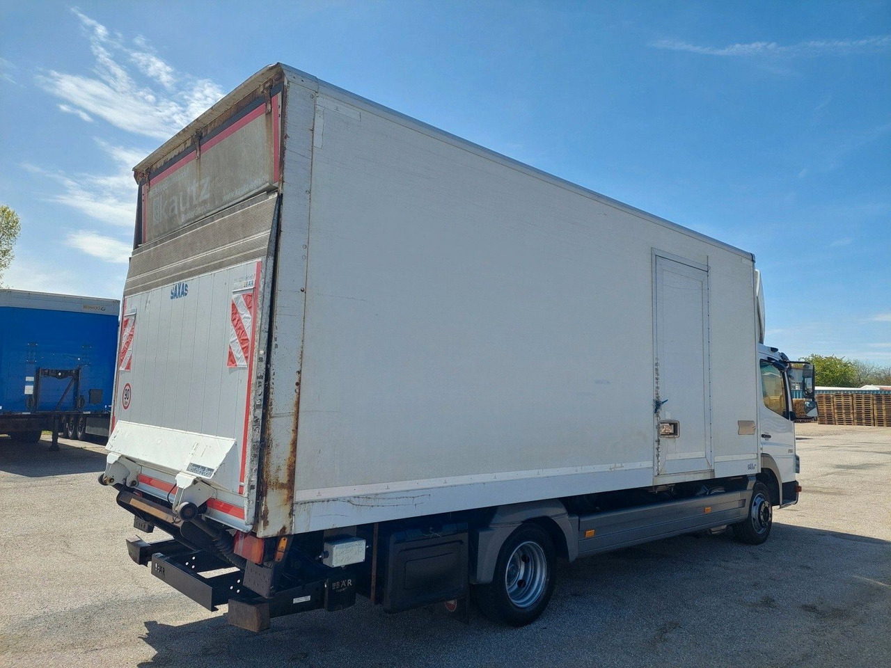 Mercedes-Benz Atego 816 4x2 - Dostavno vozilo sa zatvorenim sandukom: slika 4 Mercedes-Benz Atego 816 4x2 - Dostavno vozilo sa zatvorenim sandukom: slika 4