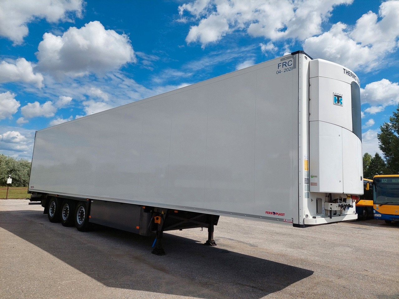 Schmitz Cargobull SKO24 ThermoKing SLXi 300 - Poluprikolica hladnjače: slika 2 Schmitz Cargobull SKO24 ThermoKing SLXi 300 - Poluprikolica hladnjače: slika 2