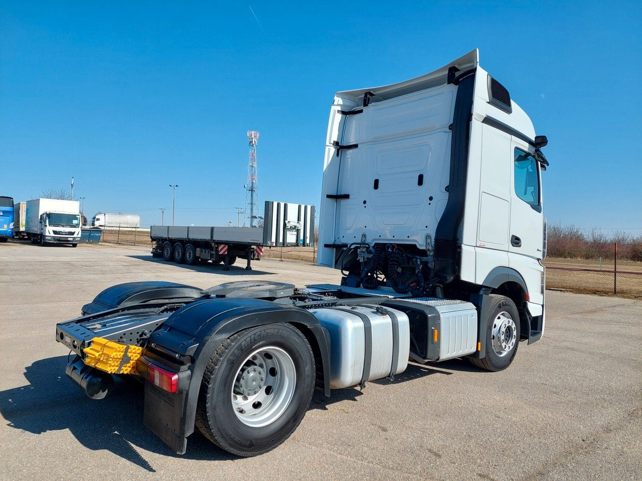 Mercedes-Benz Actros 5 1845 LS BigSpace 4x2 - Tegljač: slika 4 Mercedes-Benz Actros 5 1845 LS BigSpace 4x2 - Tegljač: slika 4