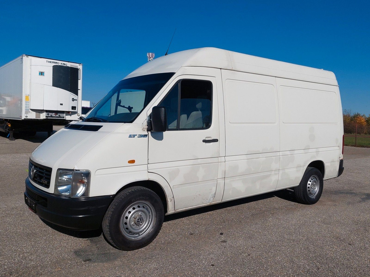 Volkswagen LT Kasten-Kombi 35 L2H2 Hochraum - Dostavno vozilo sa zatvorenim sandukom: slika 1 Volkswagen LT Kasten-Kombi 35 L2H2 Hochraum - Dostavno vozilo sa zatvorenim sandukom: slika 1