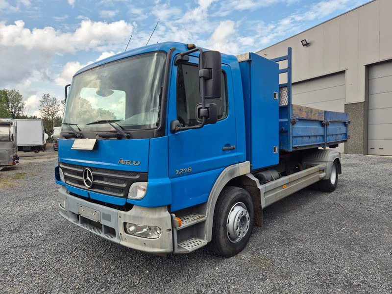 Mercedes-Benz Atego 1218 HOOK SYSTEM + CONTAINER INCLUDED (!) - Kamion sa hidrauličnom kukom: slika 1 Mercedes-Benz Atego 1218 HOOK SYSTEM + CONTAINER INCLUDED (!) - Kamion sa hidrauličnom kukom: slika 1