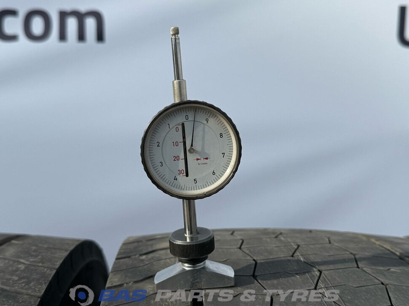 Bridgestone Bridgestone 315/70R22.5 Ecopia Drive Enliten 154/150 M+S 3PMSF gebruikte set - Guma za Kamion: slika 3 Bridgestone Bridgestone 315/70R22.5 Ecopia Drive Enliten 154/150 M+S 3PMSF gebruikte set - Guma za Kamion: slika 3