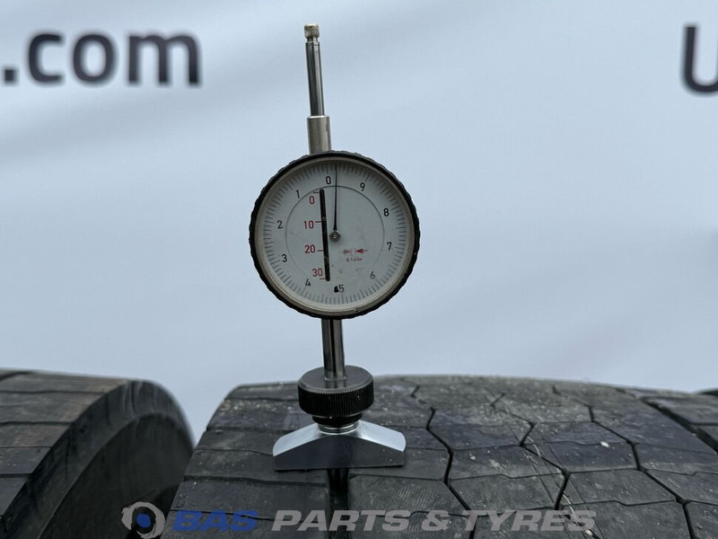 Bridgestone Bridgestone 315/80R22.5 Ecopia Drive Enliten 154/150 M+S 3PMSF gebruikte set - Guma za Kamion: slika 3 Bridgestone Bridgestone 315/80R22.5 Ecopia Drive Enliten 154/150 M+S 3PMSF gebruikte set - Guma za Kamion: slika 3