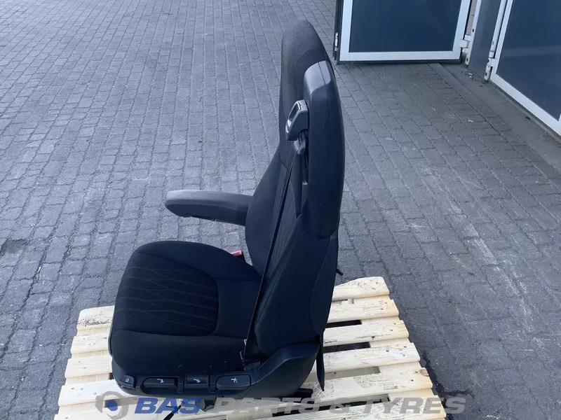 DAF CF Euro 6 - Sedište za Kamion: slika 2 DAF CF Euro 6 - Sedište za Kamion: slika 2