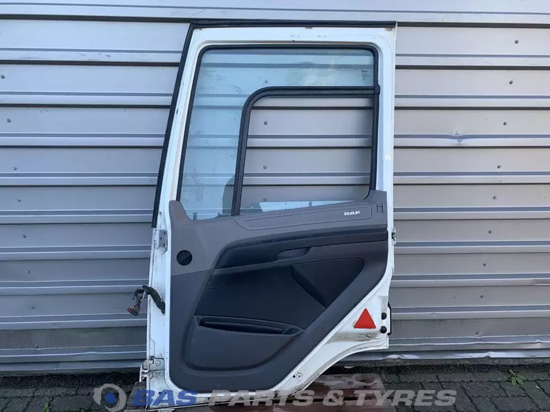 DAF CF Euro 6 - Vrata i delovi za Kamion: slika 2 DAF CF Euro 6 - Vrata i delovi za Kamion: slika 2