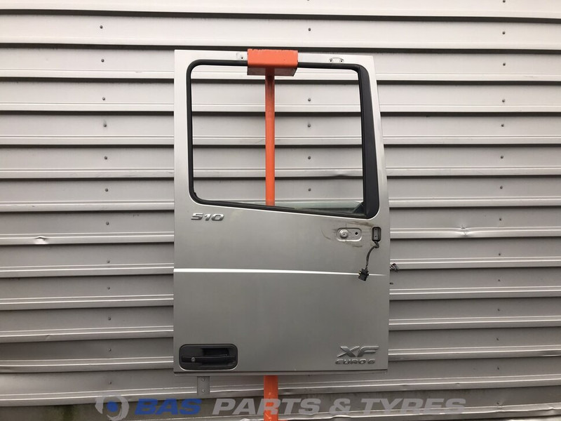 DAF XF106 Portier Rechts DAF 1881863 - Vrata i delovi za Kamion: slika 1 DAF XF106 Portier Rechts DAF 1881863 - Vrata i delovi za Kamion: slika 1