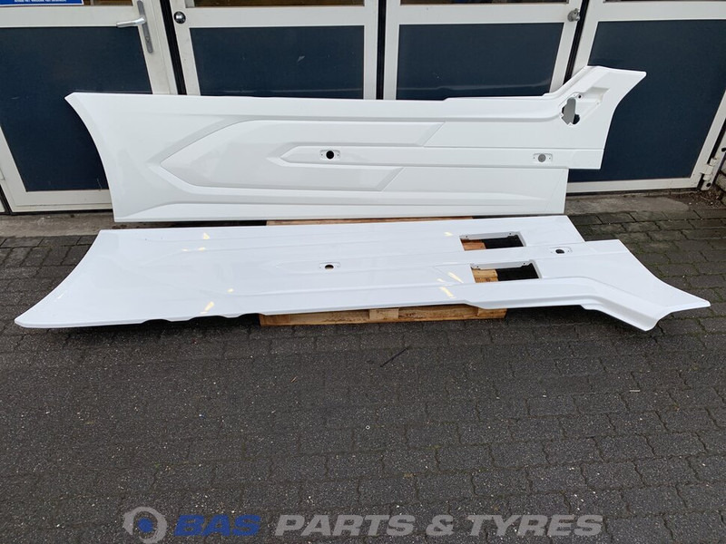 DAF XG Sideskirt Set DAF 2292740 - Karoserija i eksterijer za Kamion: slika 1 DAF XG Sideskirt Set DAF 2292740 - Karoserija i eksterijer za Kamion: slika 1