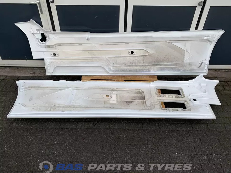DAF XG Sideskirt Set DAF 2292740 - Karoserija i eksterijer za Kamion: slika 4 DAF XG Sideskirt Set DAF 2292740 - Karoserija i eksterijer za Kamion: slika 4