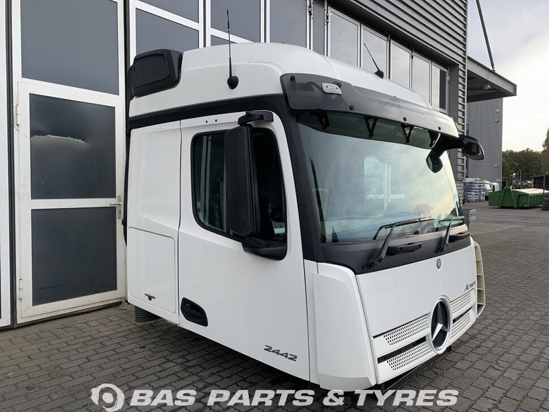 Mercedes-Benz Actros MP4 - Kabina i enterijer za Kamion: slika 2 Mercedes-Benz Actros MP4 - Kabina i enterijer za Kamion: slika 2