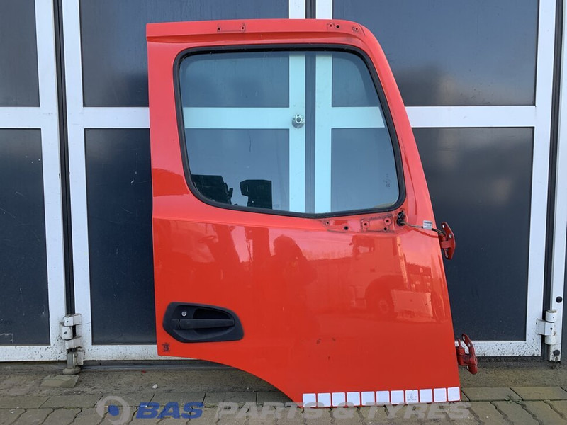 Mercedes-Benz Actros MP4 Portier Rechts Mercedes A 960 720 26 03 - Vrata i delovi za Kamion: slika 1 Mercedes-Benz Actros MP4 Portier Rechts Mercedes A 960 720 26 03 - Vrata i delovi za Kamion: slika 1