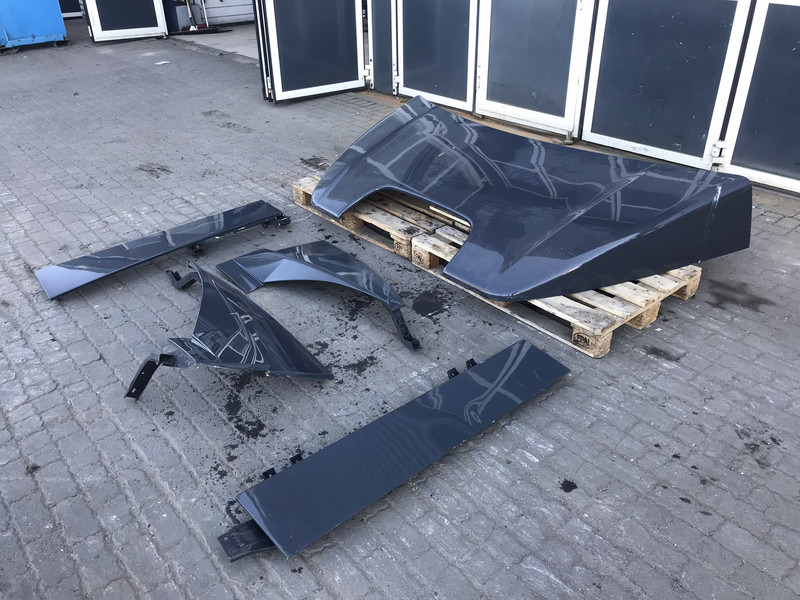 Mercedes-Benz Antos MP4 Spoilerset Mercedes ClassicSpace M-cab L1EH1 A 960 790 27 44 - Aerodinamika/ Spojler za Kamion: slika 2 Mercedes-Benz Antos MP4 Spoilerset Mercedes ClassicSpace M-cab L1EH1 A 960 790 27 44 - Aerodinamika/ Spojler za Kamion: slika 2