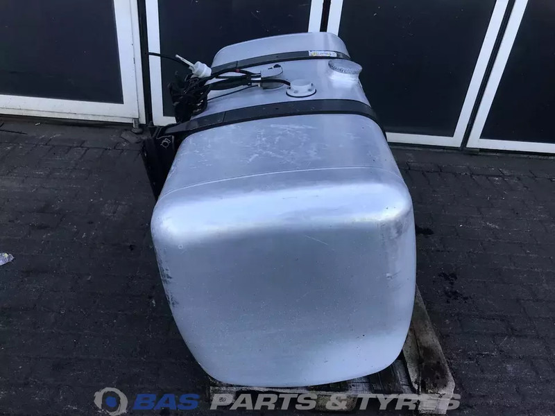 Mercedes-Benz Brandstoftank Mercedes 570 Liter A 960 475 27 03 - Rezervoar za gorivo za Kamion: slika 4 Mercedes-Benz Brandstoftank Mercedes 570 Liter A 960 475 27 03 - Rezervoar za gorivo za Kamion: slika 4