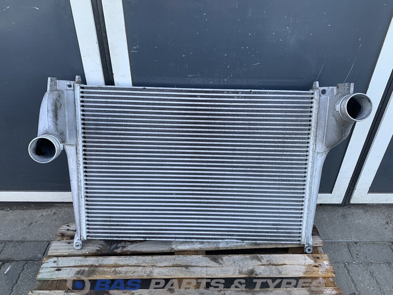 Mercedes-Benz Intercooler Mercedes A 961 500 04 02 - Hladnjak za Kamion: slika 1 Mercedes-Benz Intercooler Mercedes A 961 500 04 02 - Hladnjak za Kamion: slika 1