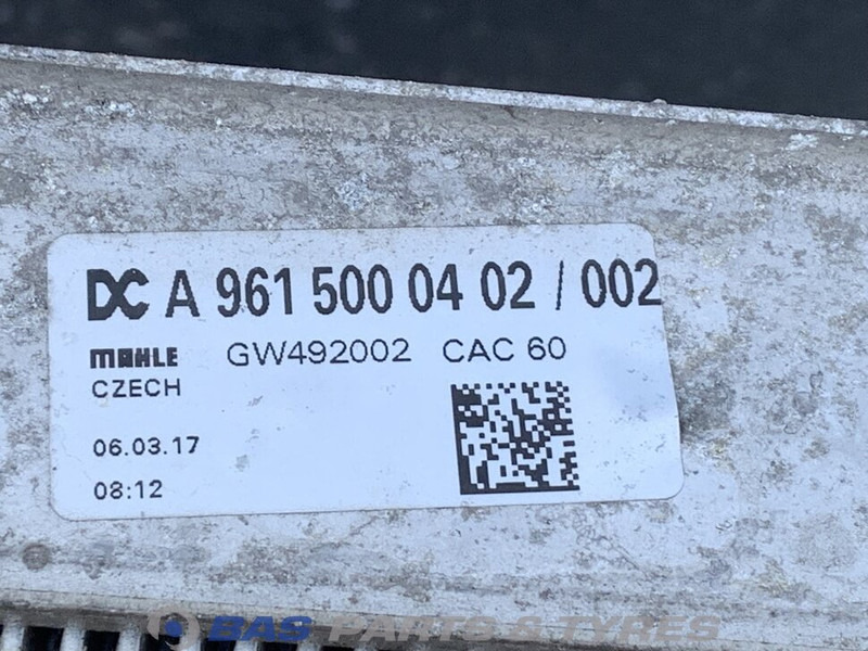 Mercedes-Benz Intercooler Mercedes A 961 500 04 02 - Hladnjak za Kamion: slika 3 Mercedes-Benz Intercooler Mercedes A 961 500 04 02 - Hladnjak za Kamion: slika 3