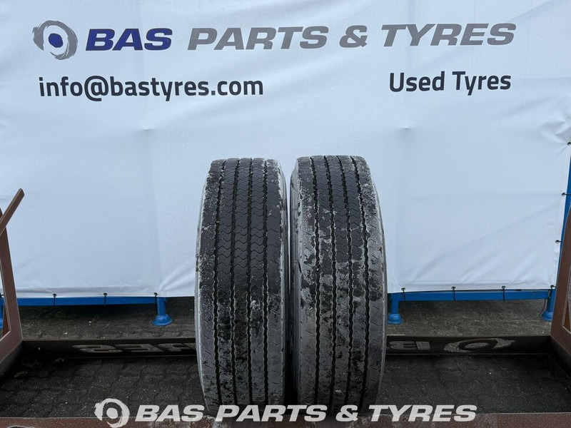 Pirelli Pirelli 315/70R22.5 RETREAD (cover) 156/150 M+S 3PMSF gebruikte set - Guma za Kamion: slika 1 Pirelli Pirelli 315/70R22.5 RETREAD (cover) 156/150 M+S 3PMSF gebruikte set - Guma za Kamion: slika 1