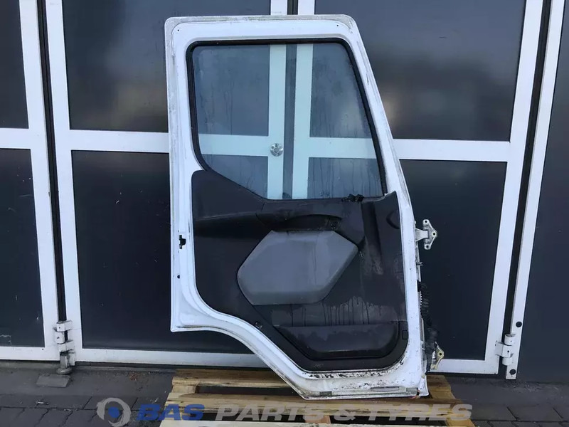 Renault D-Serie - Vrata i delovi za Kamion: slika 2 Renault D-Serie - Vrata i delovi za Kamion: slika 2