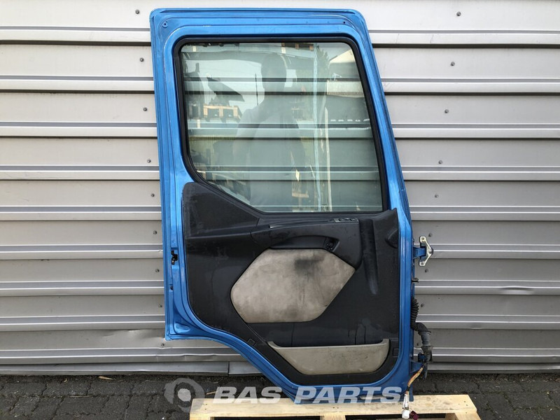 Renault Premium Euro 3 - Vrata i delovi za Kamion: slika 2 Renault Premium Euro 3 - Vrata i delovi za Kamion: slika 2