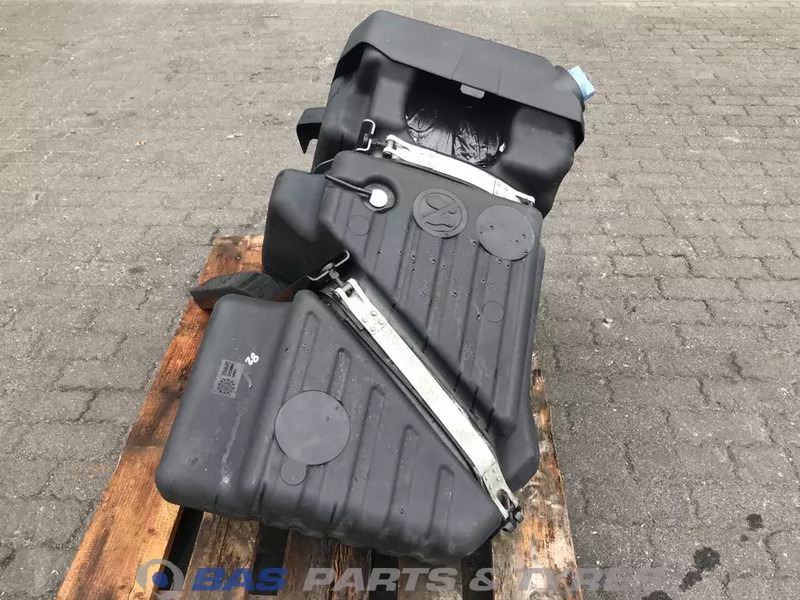 DAF XG DAF AdBlue tank 2292864 - Rezervni deo za Kamion: slika 3 DAF XG DAF AdBlue tank 2292864 - Rezervni deo za Kamion: slika 3
