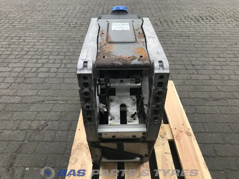 Volvo Volvo AdBlue tank 21219301 - Rezervni deo za Kamion: slika 3 Volvo Volvo AdBlue tank 21219301 - Rezervni deo za Kamion: slika 3