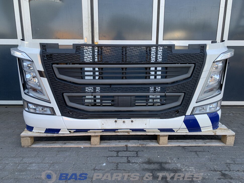 Volvo FH4 Bumper Volvo 82139942 - Branik za Kamion: slika 1 Volvo FH4 Bumper Volvo 82139942 - Branik za Kamion: slika 1