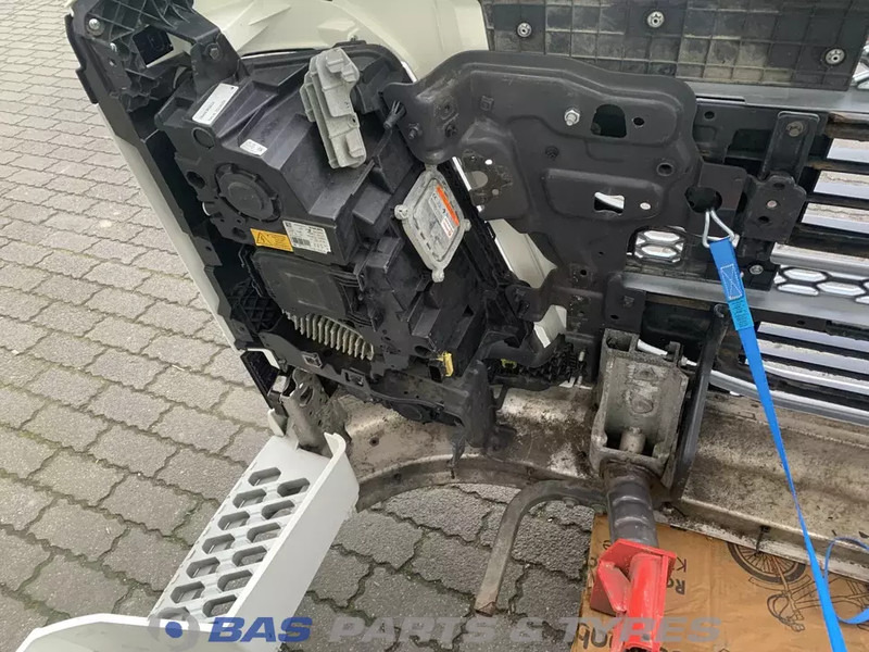 Volvo FH4 Bumper Volvo 82492251 - Branik za Kamion: slika 4 Volvo FH4 Bumper Volvo 82492251 - Branik za Kamion: slika 4