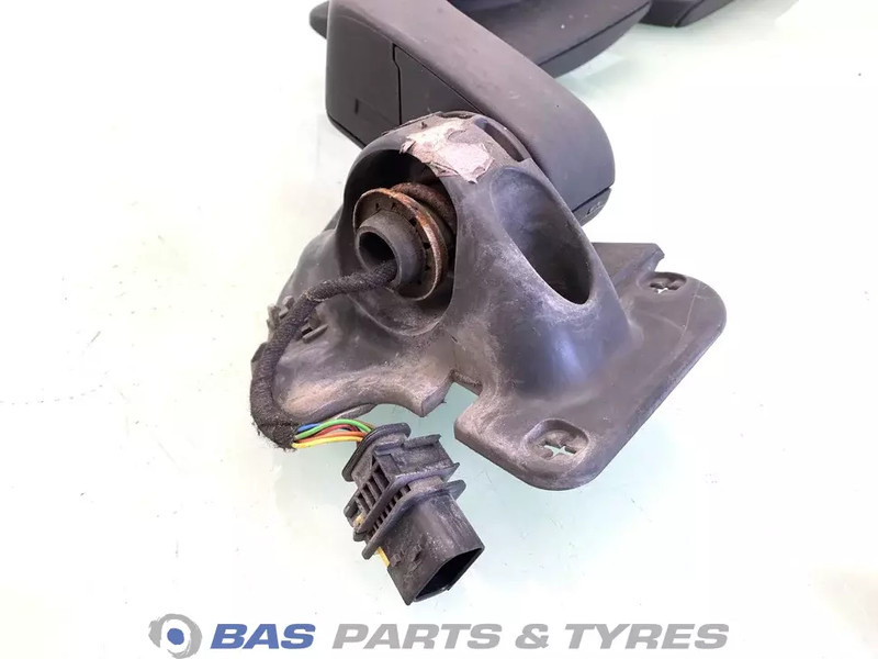 Volvo  - Staklo i delovi za Kamion: slika 4 Volvo  - Staklo i delovi za Kamion: slika 4