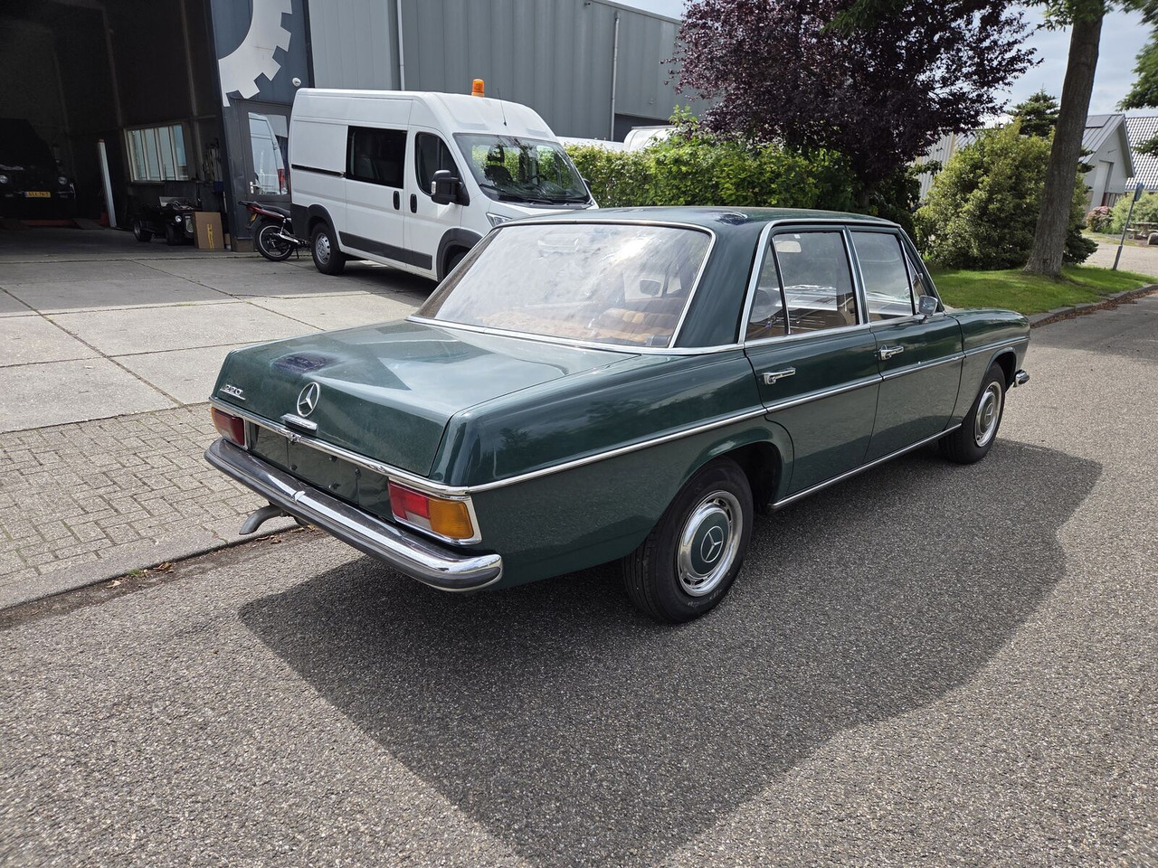 Mercedes-Benz 220 (W115) sedan - Limuzina: slika 2 Mercedes-Benz 220 (W115) sedan - Limuzina: slika 2