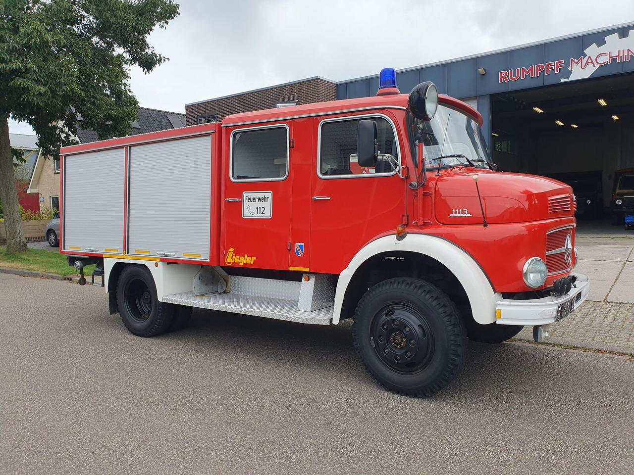 Mercedes-Benz Mercedes LAF 1113 B 4WD | 6-cilinder Turbo (Overland Camper) brandweerwagen - Vatrogasni kamion: slika 1 Mercedes-Benz Mercedes LAF 1113 B 4WD | 6-cilinder Turbo (Overland Camper) brandweerwagen - Vatrogasni kamion: slika 1