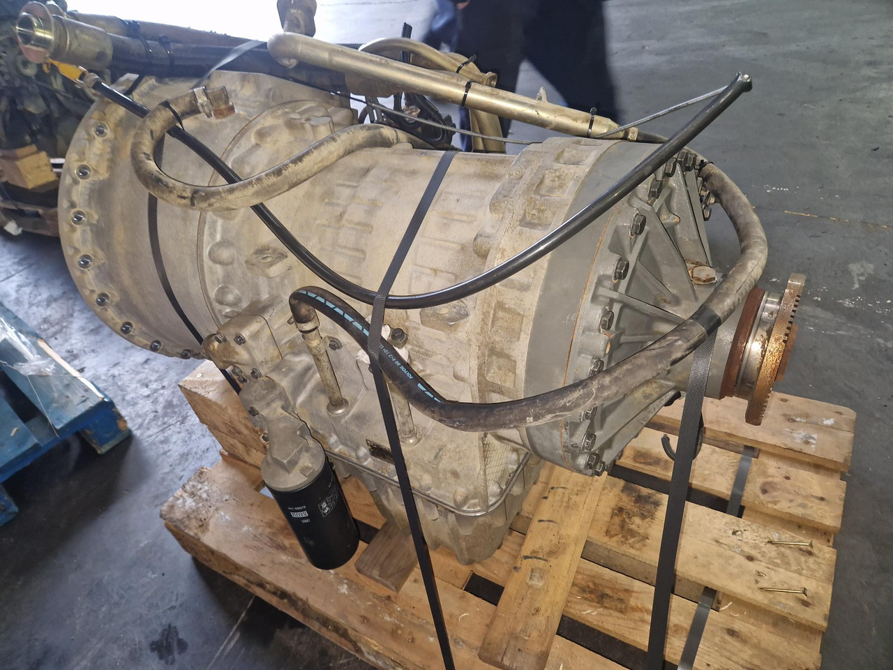 VOLVO PT1560 (VOLVO A25D) - Transmisija za Zglobni kiper: slika 2 VOLVO PT1560 (VOLVO A25D) - Transmisija za Zglobni kiper: slika 2