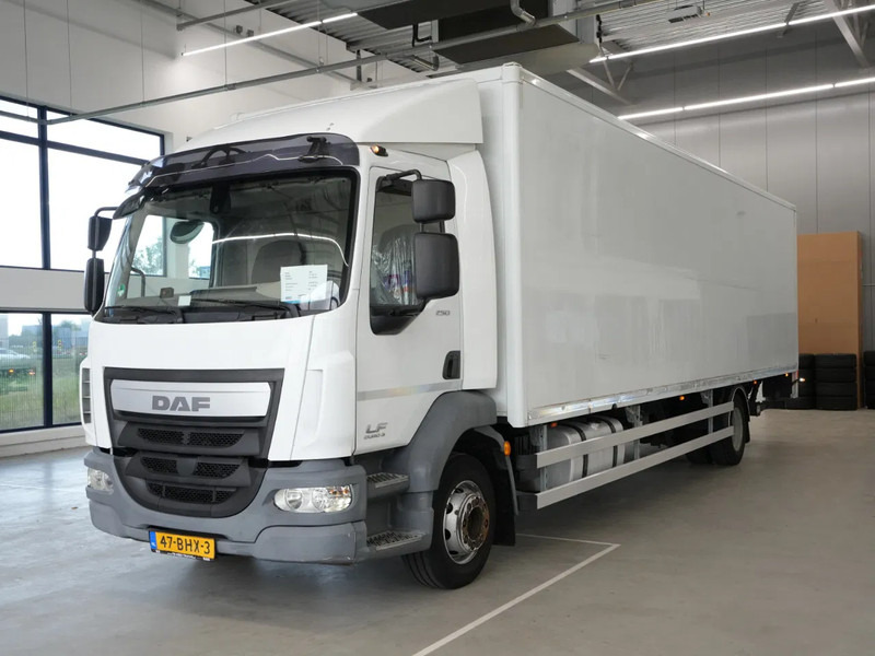 DAF LF 250 FA 12t, Gesloten Bak, Laadklep 1,5t, New Tacho - Kamion sa zatvorenim sandukom: slika 1 DAF LF 250 FA 12t, Gesloten Bak, Laadklep 1,5t, New Tacho - Kamion sa zatvorenim sandukom: slika 1