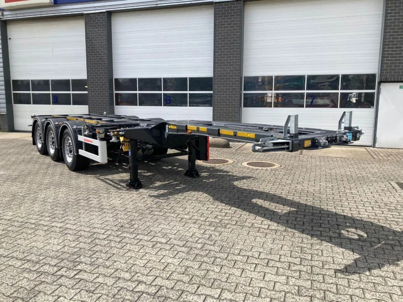 Kässbohrer SHG AVMH / 45 - 12 / 27 - Multi uitschuifbaar chassis -> 20"/30"/40"/45" - Poluprikolica za prevoz kontejnera/ Poluprikolica sa promenjivim sandukom: slika 4 Kässbohrer SHG AVMH / 45 - 12 / 27 - Multi uitschuifbaar chassis -> 20"/30"/40"/45" - Poluprikolica za prevoz kontejnera/ Poluprikolica sa promenjivim sandukom: slika 4