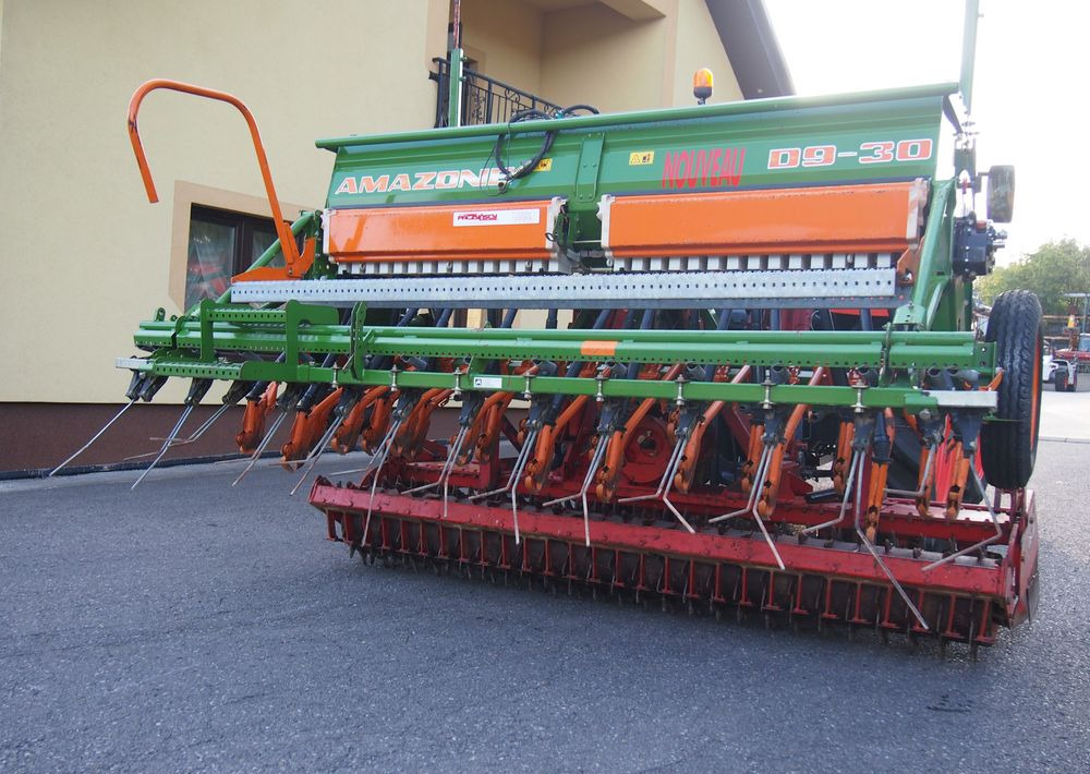 Agregat uprawowo-siewny Amazone HRB 301 I D9-30 2005 Agregat uprawowo siewny KUHN AMAZONE szerokość robocza 3m - Kombinovana mašina za setvu: slika 1 Agregat uprawowo-siewny Amazone HRB 301 I D9-30 2005 Agregat uprawowo siewny KUHN AMAZONE szerokość robocza 3m - Kombinovana mašina za setvu: slika 1