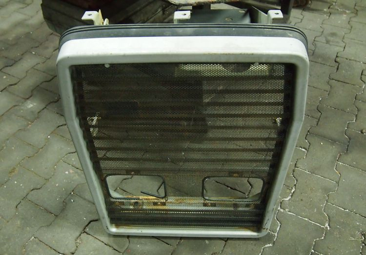Części do Ciągnika Massey Ferguson MF 3000, 6000 Przedni grill maskę do Massey Ferguson serii 3000, 3100.
z lampami - Rešetka za Poljoprivredna mašina: slika 3 Części do Ciągnika Massey Ferguson MF 3000, 6000 Przedni grill maskę do Massey Ferguson serii 3000, 3100.
z lampami - Rešetka za Poljoprivredna mašina: slika 3