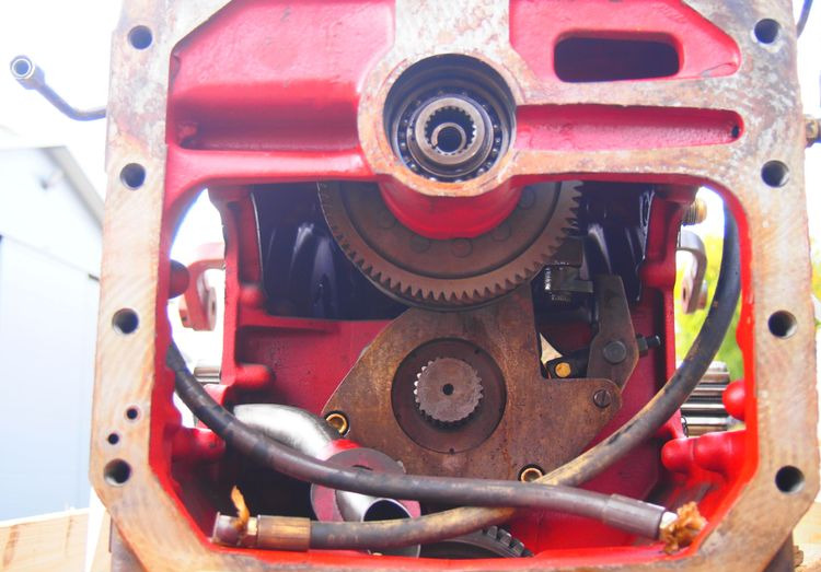 Części do Ciągnika Massey Ferguson MF 3000, 6000  Tylny most z podnośnikiem od MF 3000, 6000 - Zadnja osovina za Poljoprivredna mašina: slika 3 Części do Ciągnika Massey Ferguson MF 3000, 6000  Tylny most z podnośnikiem od MF 3000, 6000 - Zadnja osovina za Poljoprivredna mašina: slika 3