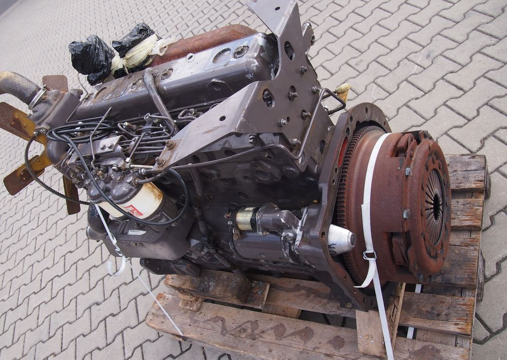 Części do Ciągnika Massey Ferguson MF 3000 Silnik 6 cylindrowy Perkins A6.354
Ciśnienie oleju na wolnych obrotach 4bary - Motor za Poljoprivredna mašina: slika 1 Części do Ciągnika Massey Ferguson MF 3000 Silnik 6 cylindrowy Perkins A6.354
Ciśnienie oleju na wolnych obrotach 4bary - Motor za Poljoprivredna mašina: slika 1