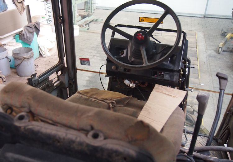 Części do Ciągnika Massey Ferguson MF 3050, 3060, 3070, 3080, 3090  Kabina do Massey Ferguson serii 30.. , 31.. , 36.. - Kabina za Poljoprivredna mašina: slika 3 Części do Ciągnika Massey Ferguson MF 3050, 3060, 3070, 3080, 3090  Kabina do Massey Ferguson serii 30.. , 31.. , 36.. - Kabina za Poljoprivredna mašina: slika 3